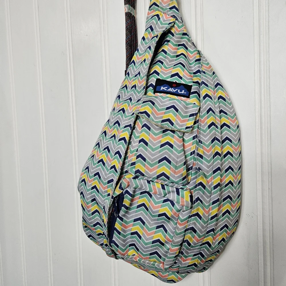 KAVU Rope Sling Bag OS Chevron Zigzag Crossbody Backpack Hiking Boho Multicolors